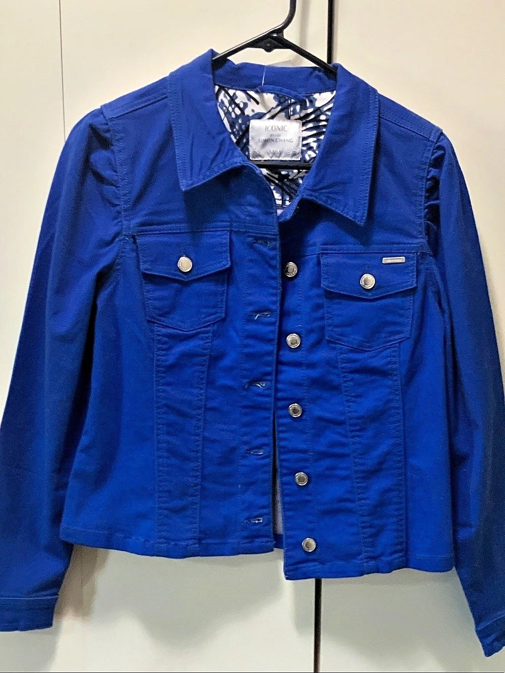 Iconic by Simon Chang Iconic Blue Denim Jacket Size Medium NWT
